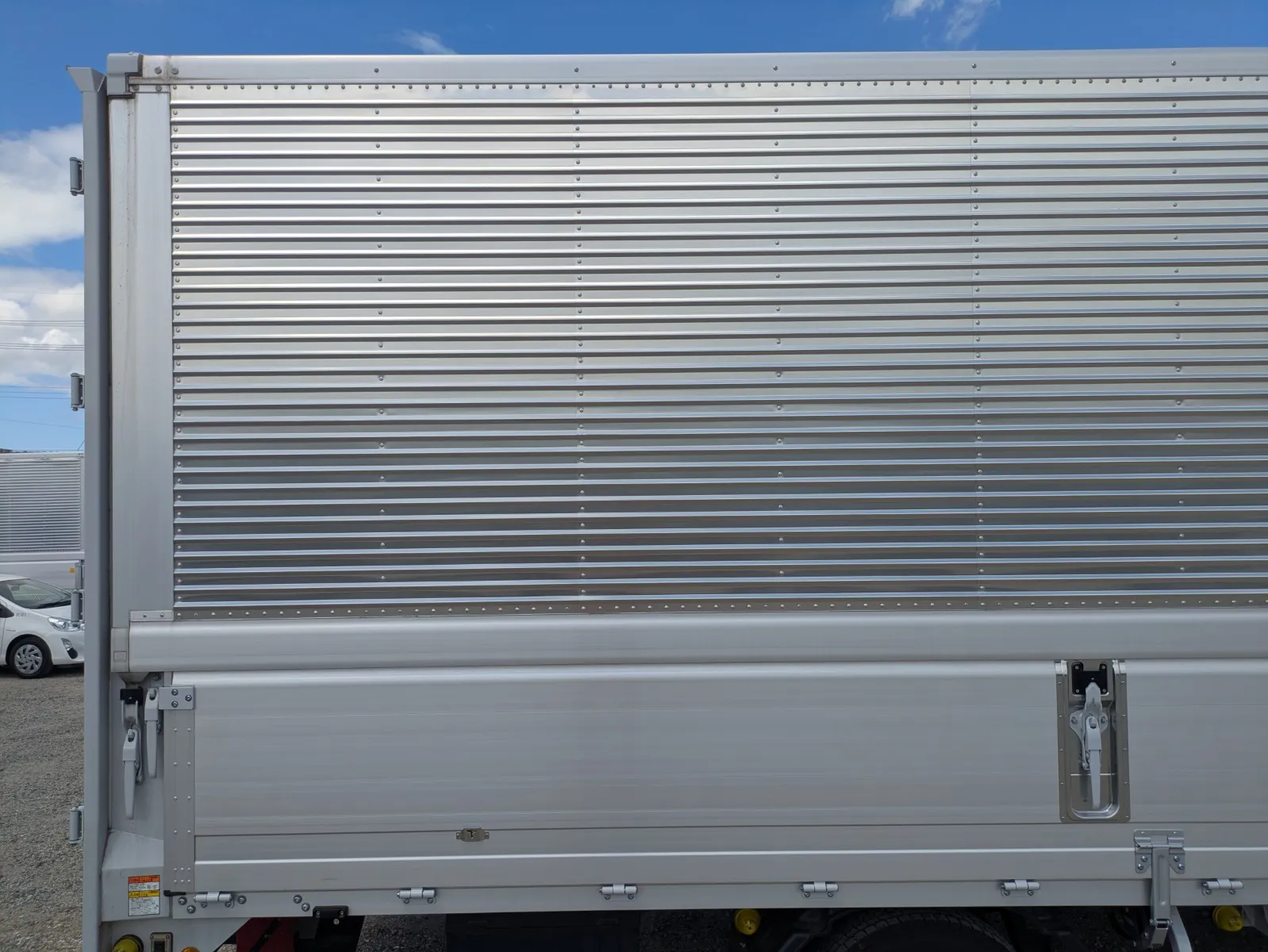 vehicle_image_20260806141519UE4tpuYsEP.webp