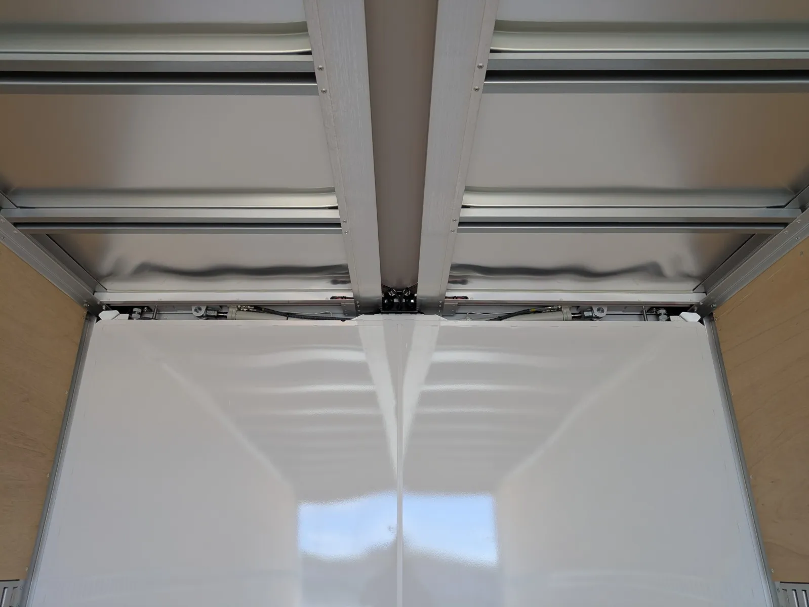 vehicle_image_202608061436589EOxRMrd5C.webp