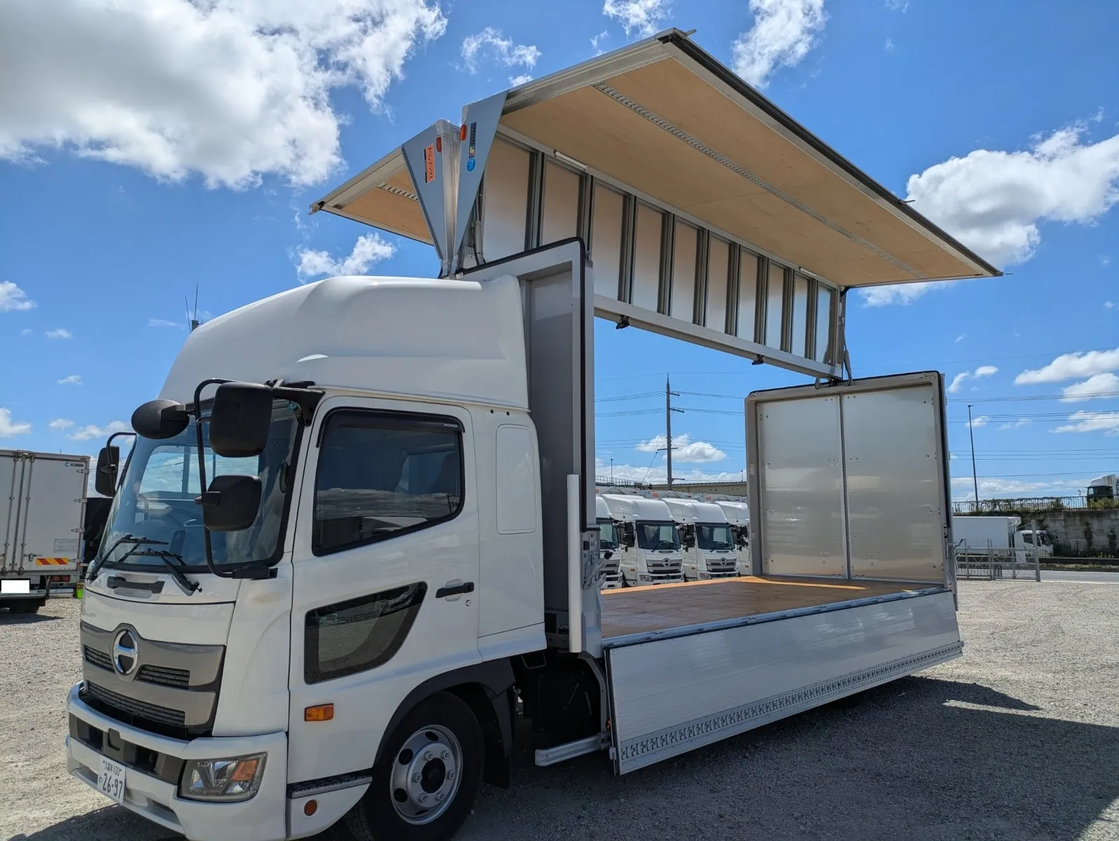 vehicle_image_20260806143705ibQkkjuVTo.webp