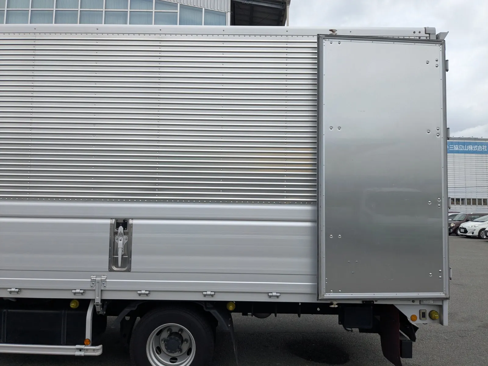 vehicle_image_20260716103833wVV4rr3rxT.webp