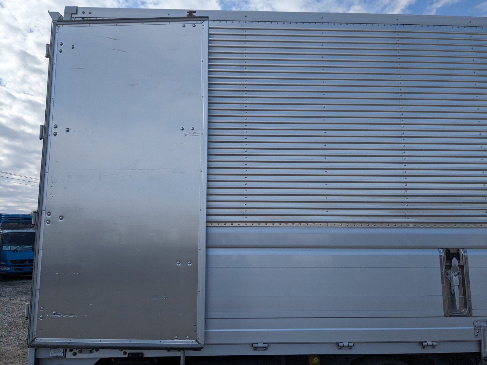 vehicle_image_202602130919028BNi4lr7tc.jpg