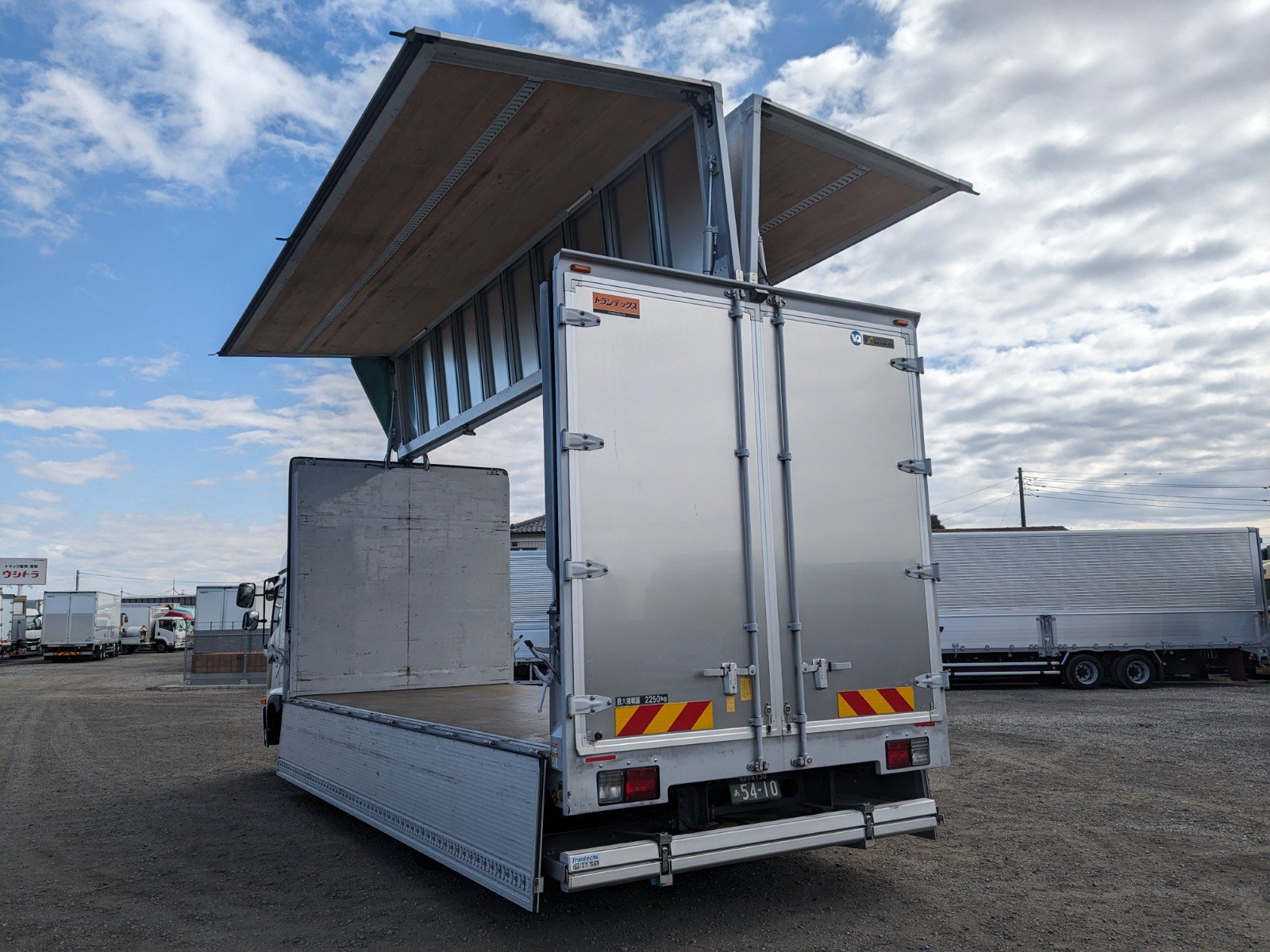 vehicle_image_20260213091902kuvys4hf8R.jpg