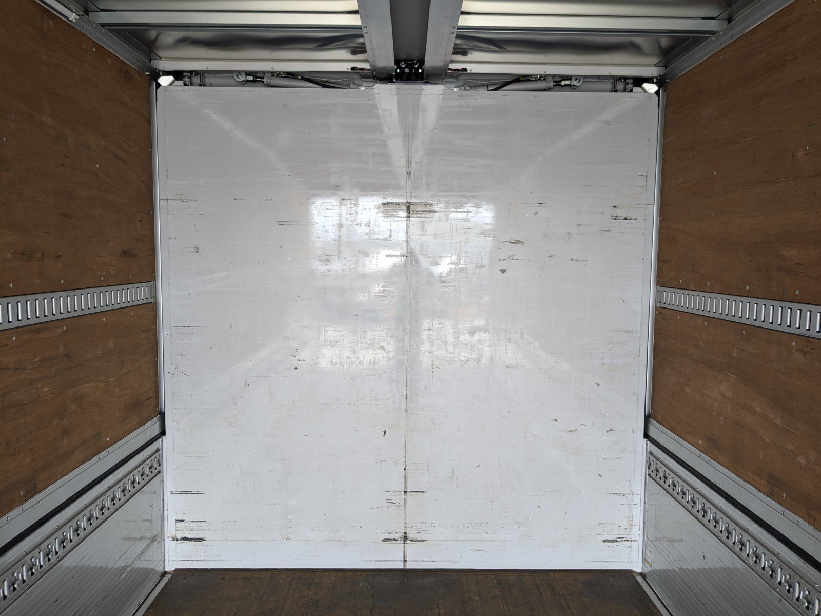 vehicle_image_20260410154018jwT1jR9wAv.jpg