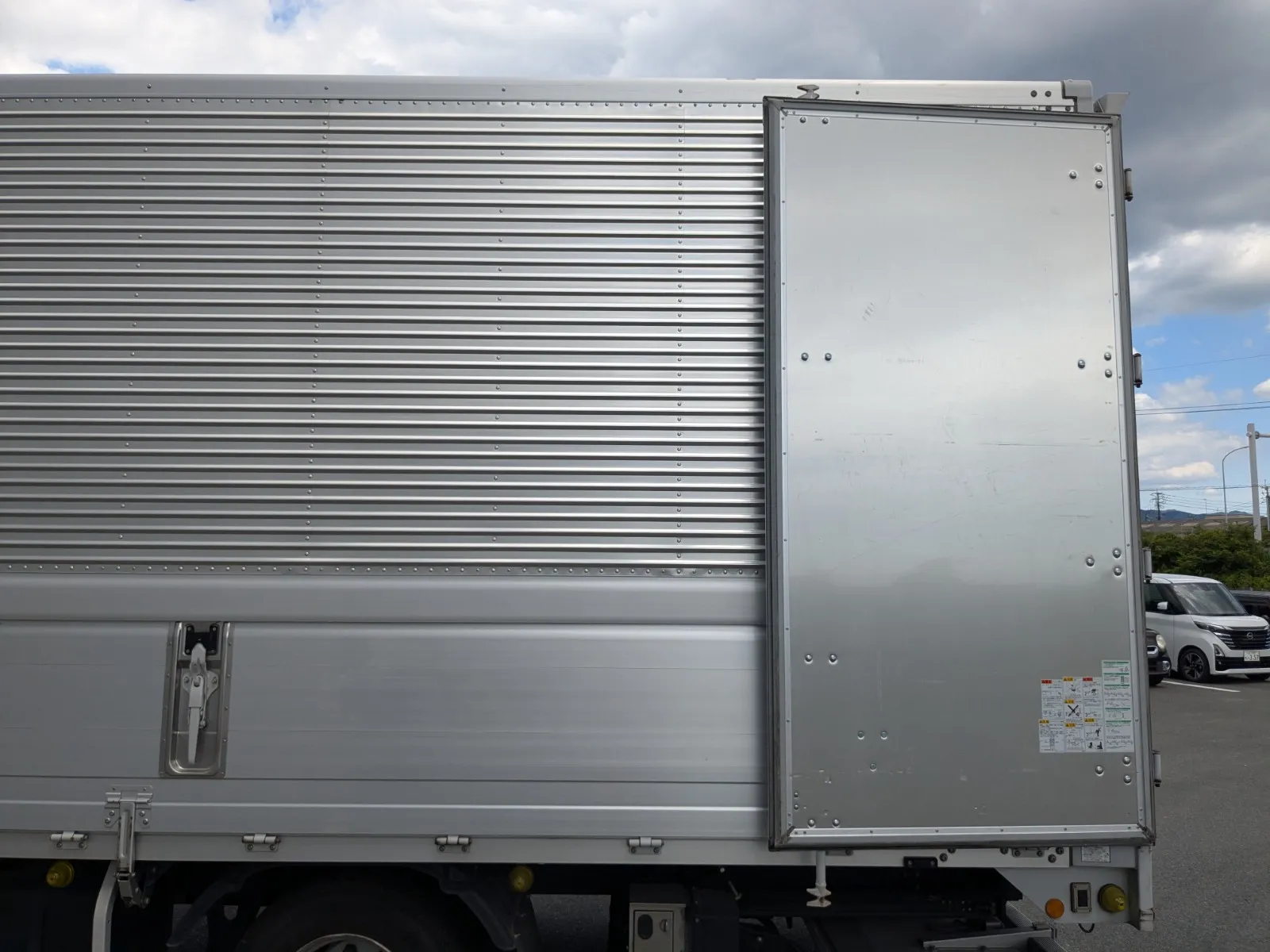 vehicle_image_20260619143906G9Z8Y6QGqr.webp