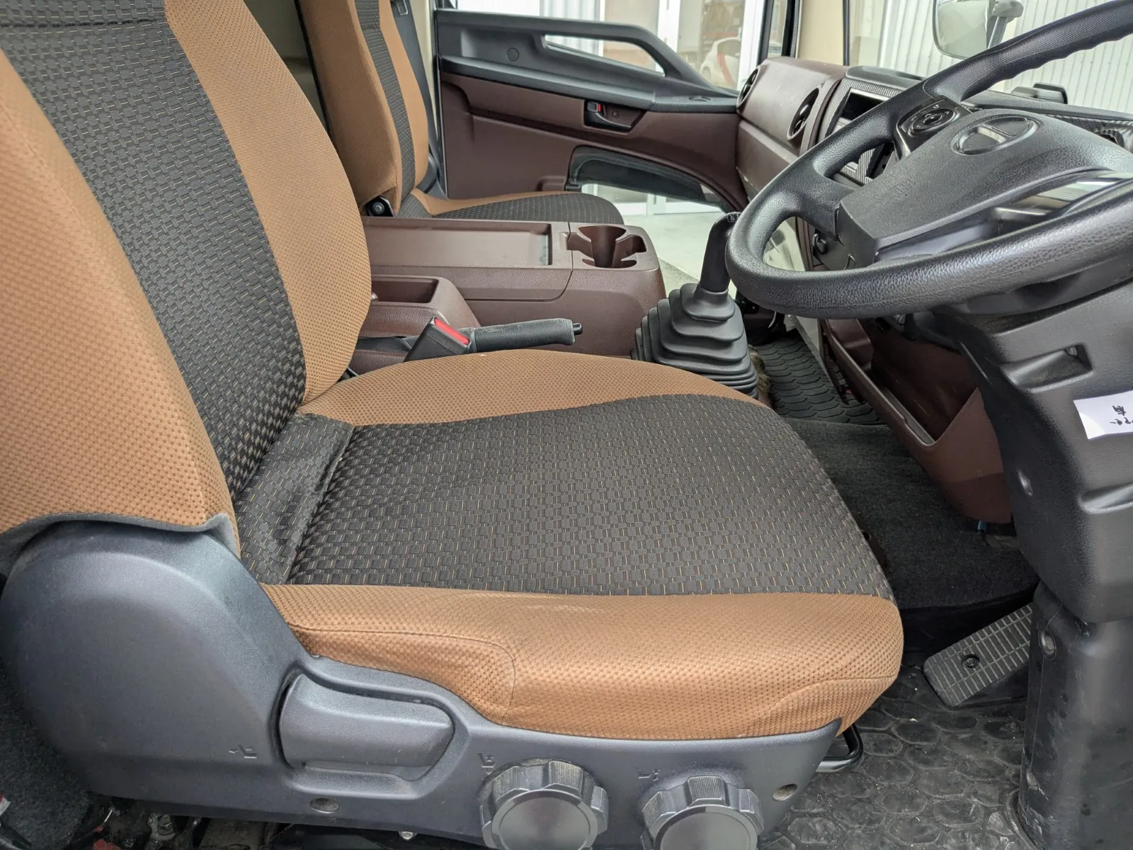 vehicle_image_20260619143906YV19GkUhnz.webp