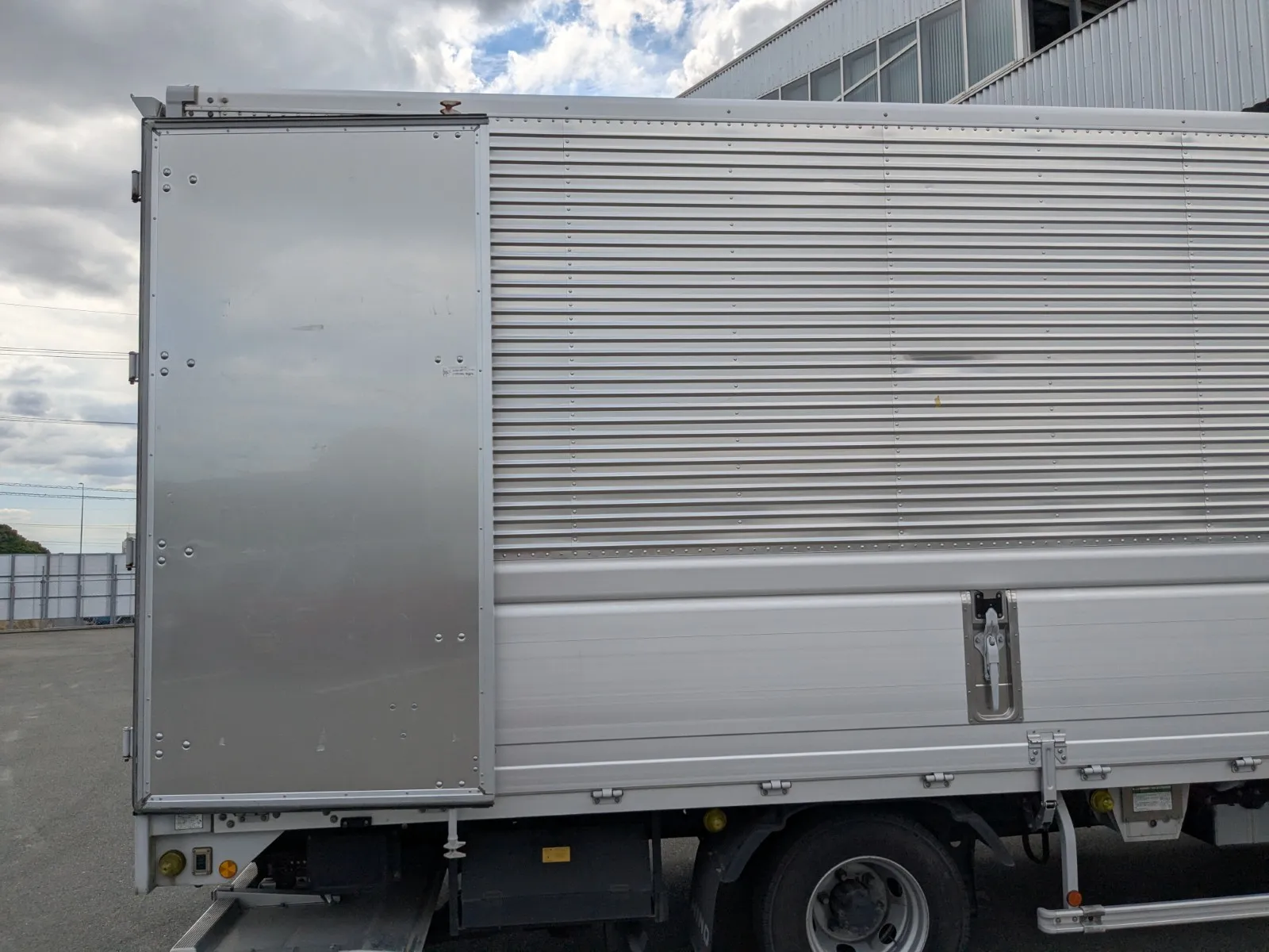 vehicle_image_20260619143906uiMDwlfxaf.webp
