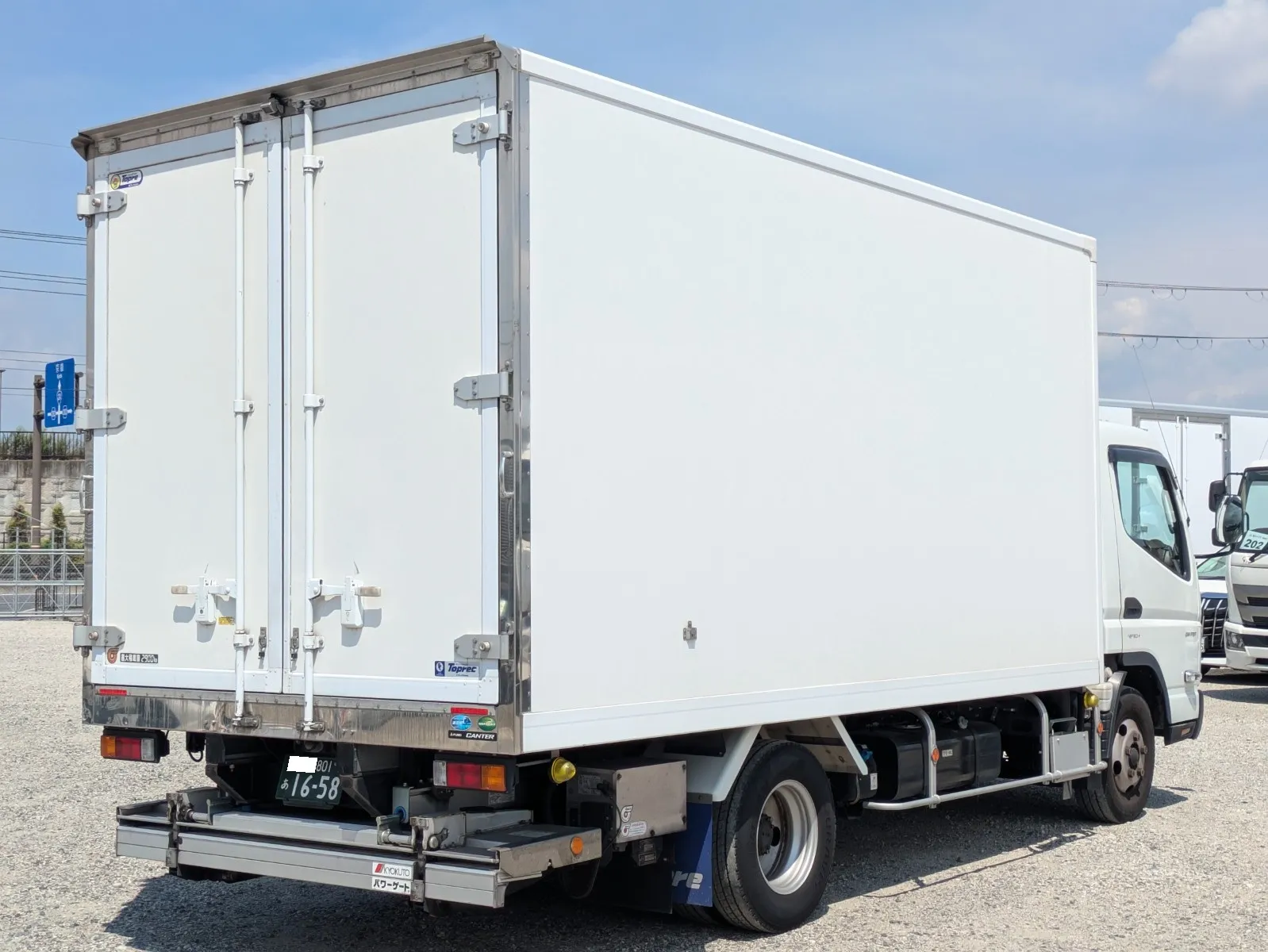 vehicle_image_20260730112617syEoVK99RQ.webp