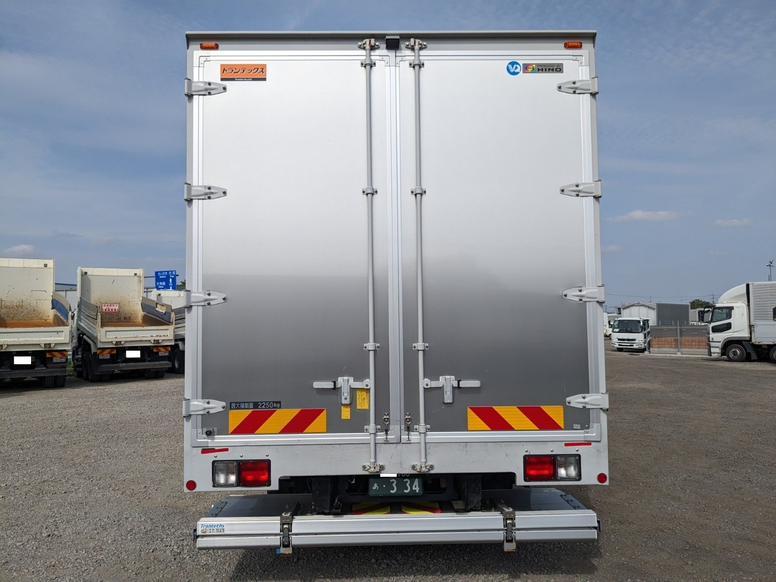 vehicle_image_20260415155358CqZW3VNaCV.jpg
