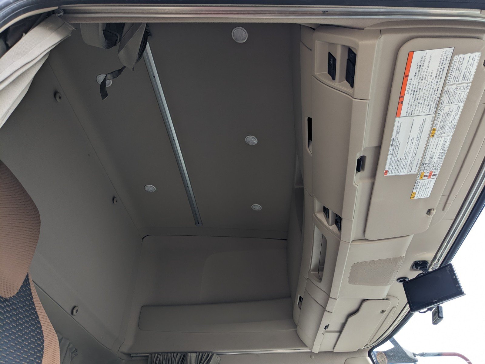vehicle_image_20260415155358qGNoqIHv9b.jpg